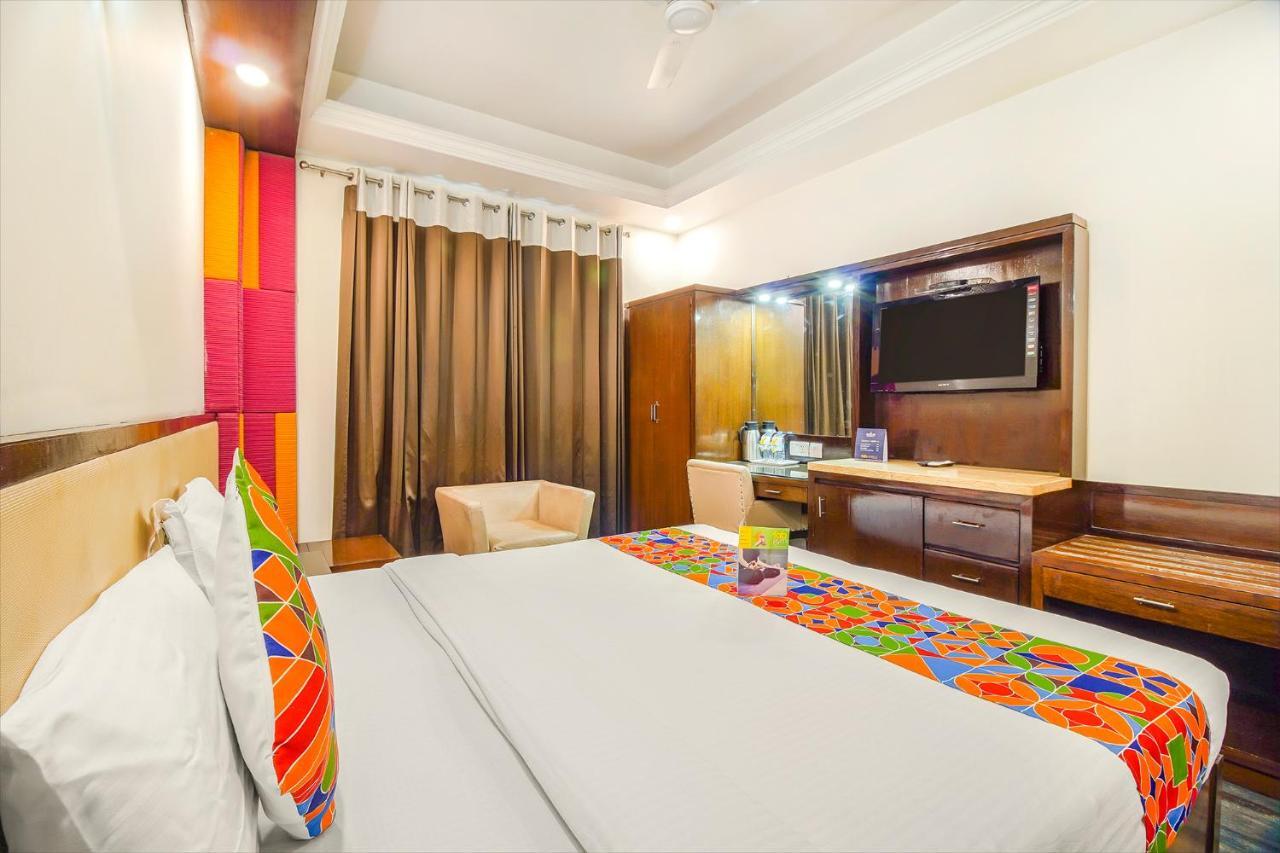 Fabhotel Marble Arch - Nr Karol Bagh Market Deli Exterior foto